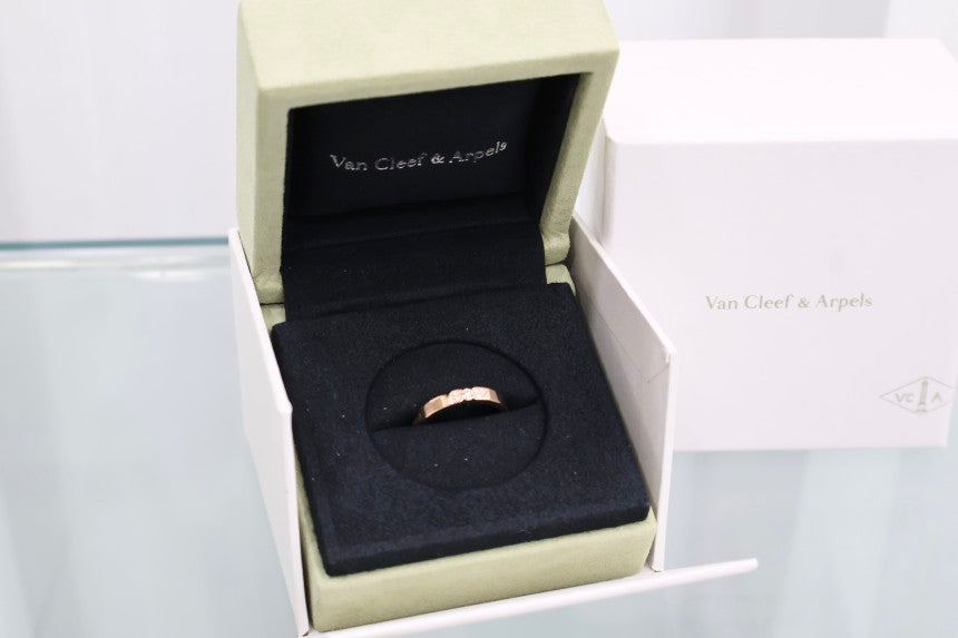 Toujours Signature Étoile Wedding 3mm Ring VCARP7RE