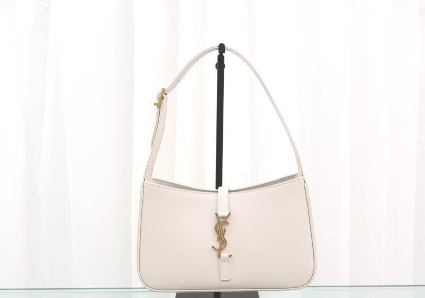 Smooth 5 A 7 Hobo Tote Shoulder Bag 657228