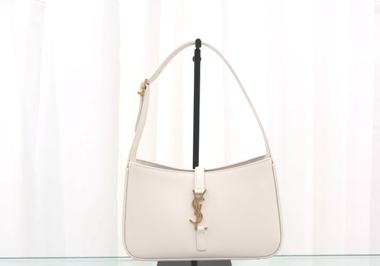 Smooth 5 A 7 Hobo Tote Shoulder Bag 657228