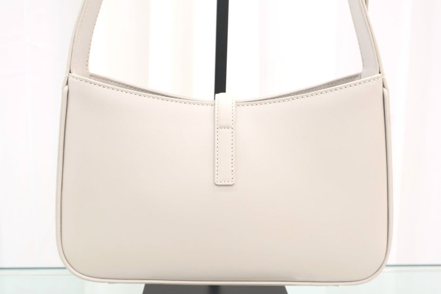 Smooth 5 A 7 Hobo Tote Shoulder Bag 657228