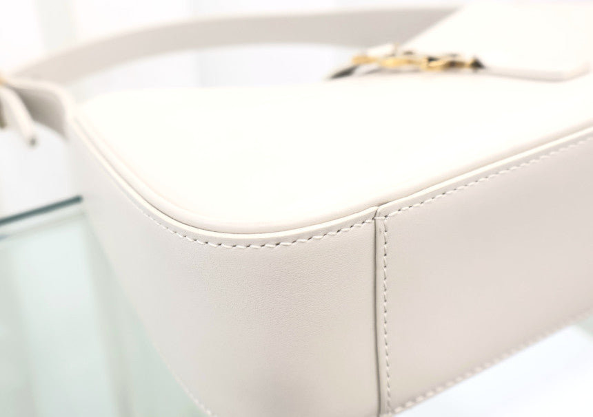 Smooth 5 A 7 Hobo Tote Shoulder Bag 657228
