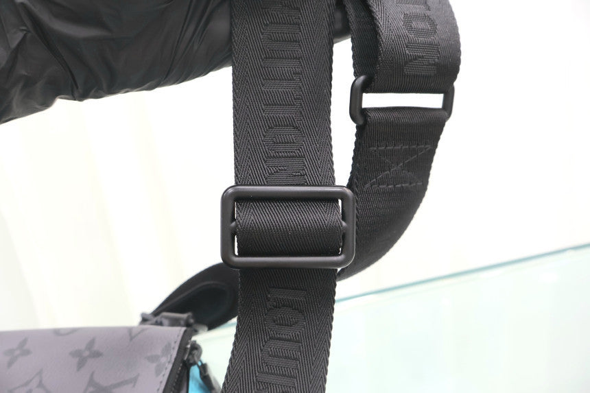 Trio Messenger Turquoise Shoulder Crossbody Bag M11648