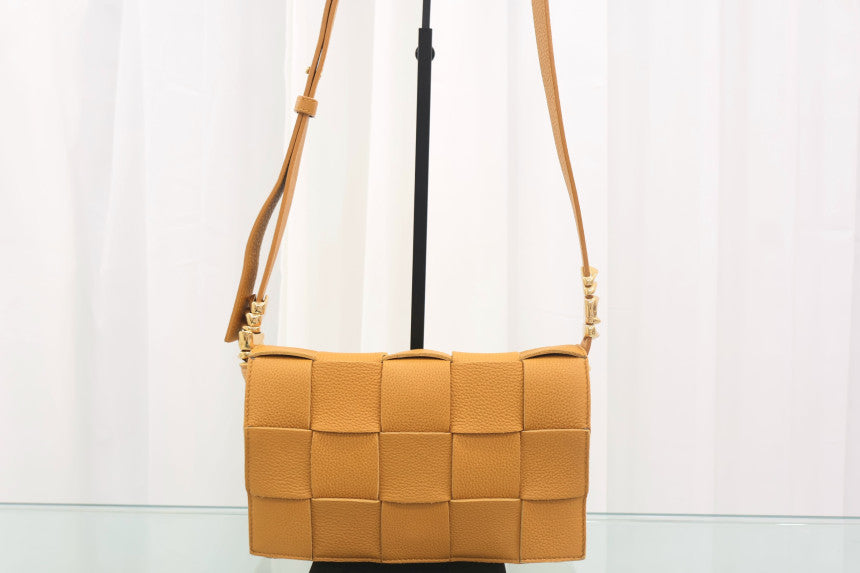 Cassette Bag Small Crossbody Bag 666870