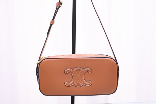 Triomphe Mini Camera Shoulder Bag 10j583dr8.04lu