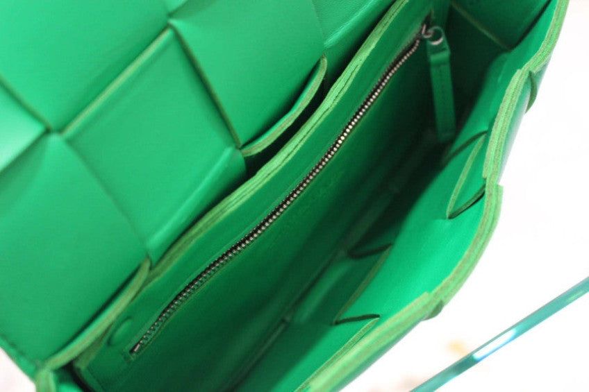 Cassette Crossbody Bag 578004