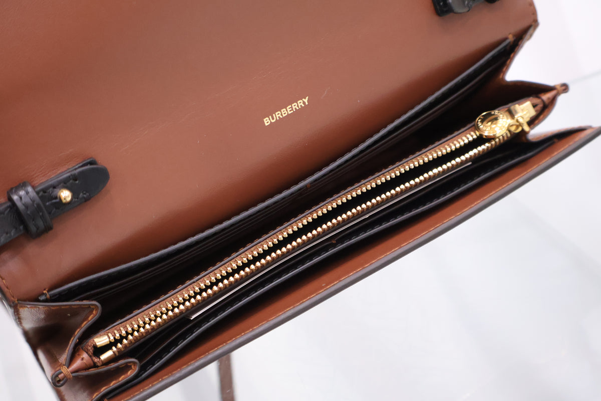 Monogram Stripe E Canvas Crossbody Bag 8020404