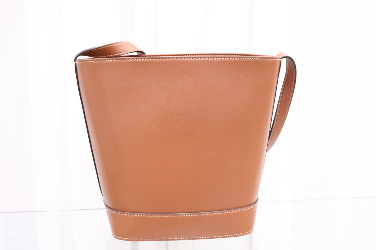 Triomphe Small Bucket Shoulder Bag 113783du3.04lu