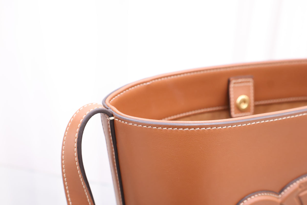 Triomphe Small Bucket Shoulder Bag 113783du3.04lu