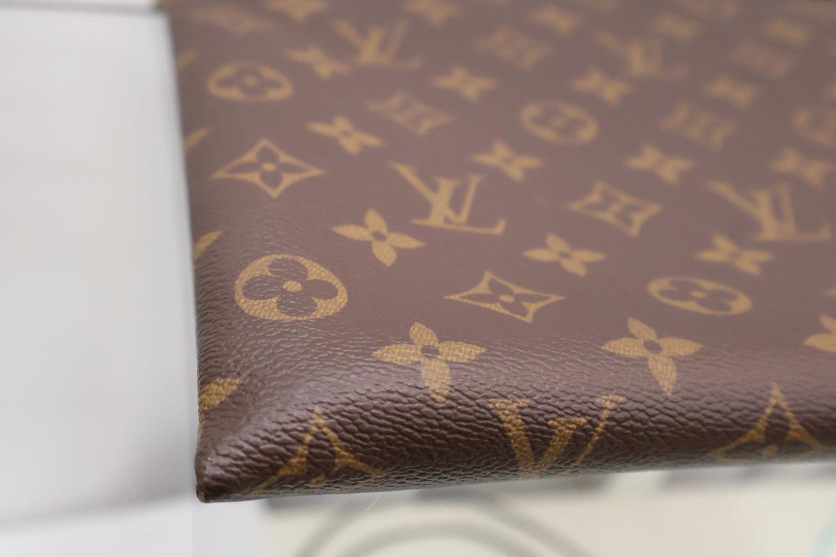 Discovery Pochette GM Clutch M69411