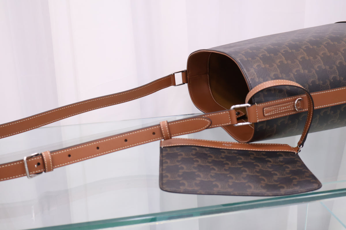Triomphe Canvas Calfskin Bucket Shoulder Bag 116332FRC 04LI