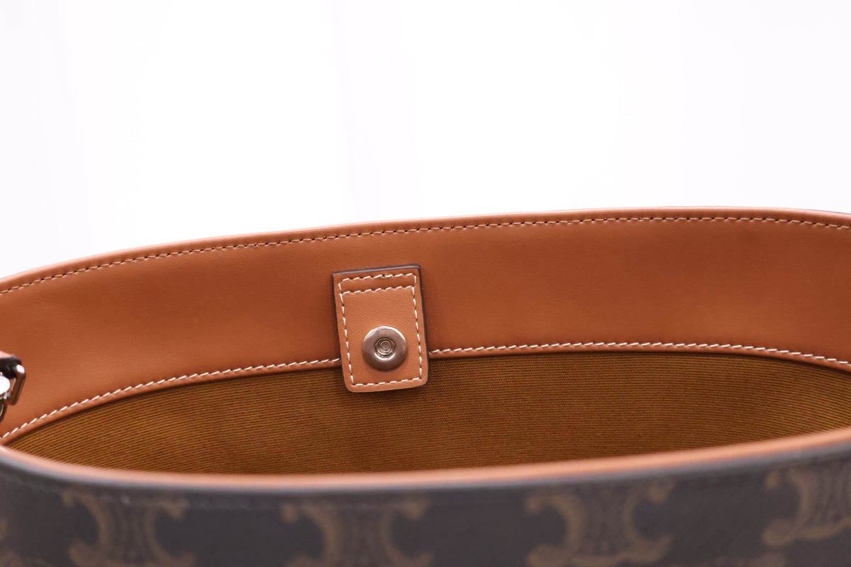 Triomphe Canvas Calfskin Bucket Shoulder Bag 116332FRC 04LI