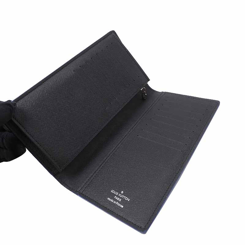 Louis Vuitton M30558 Taiga Brazza long wallet