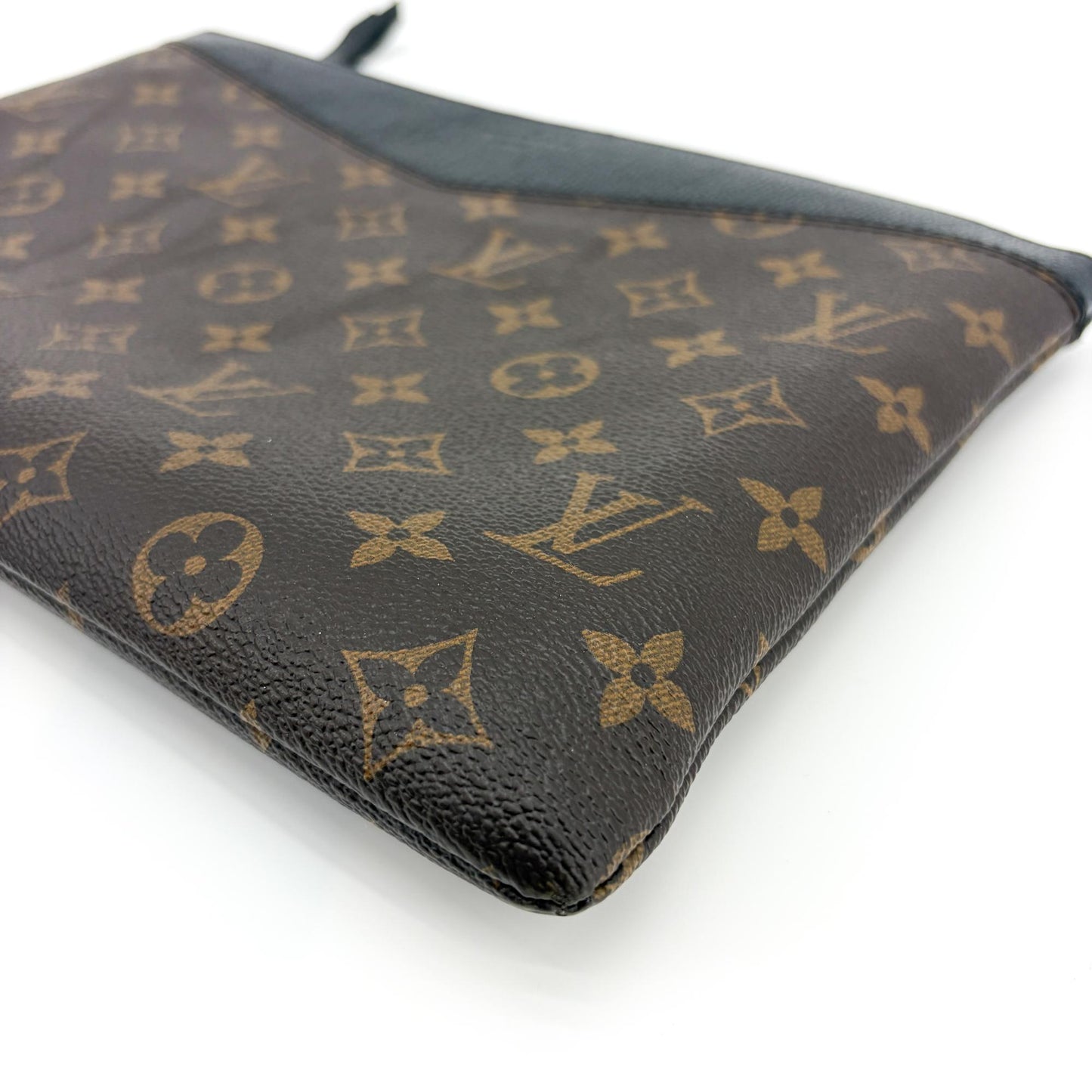 Louis Vuitton Daily Pouch Monogram Noir