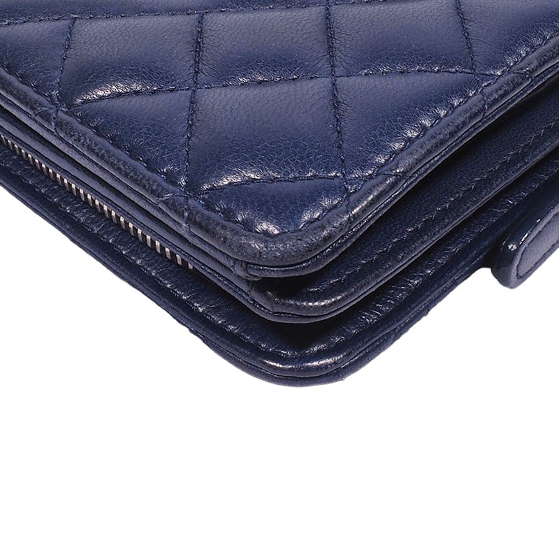 Chanel Diamond Quilted Medium Wallet