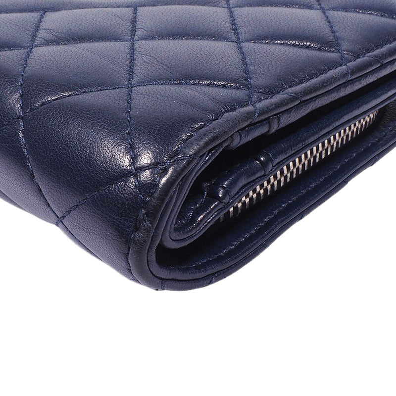 Chanel Diamond Quilted Medium Wallet