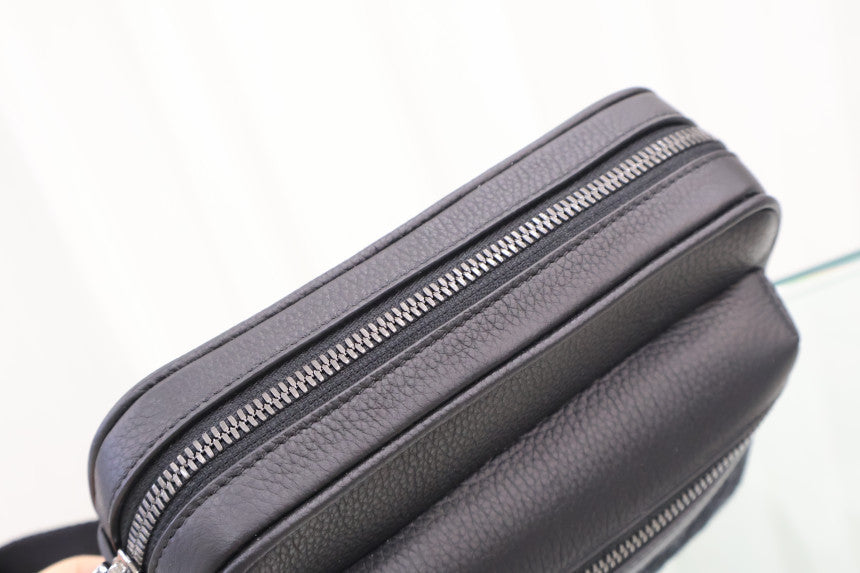 Oblique Mini Zipper Messenger Crossbody Bag