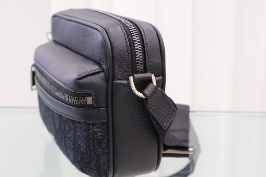 Oblique Mini Zipper Messenger Crossbody Bag