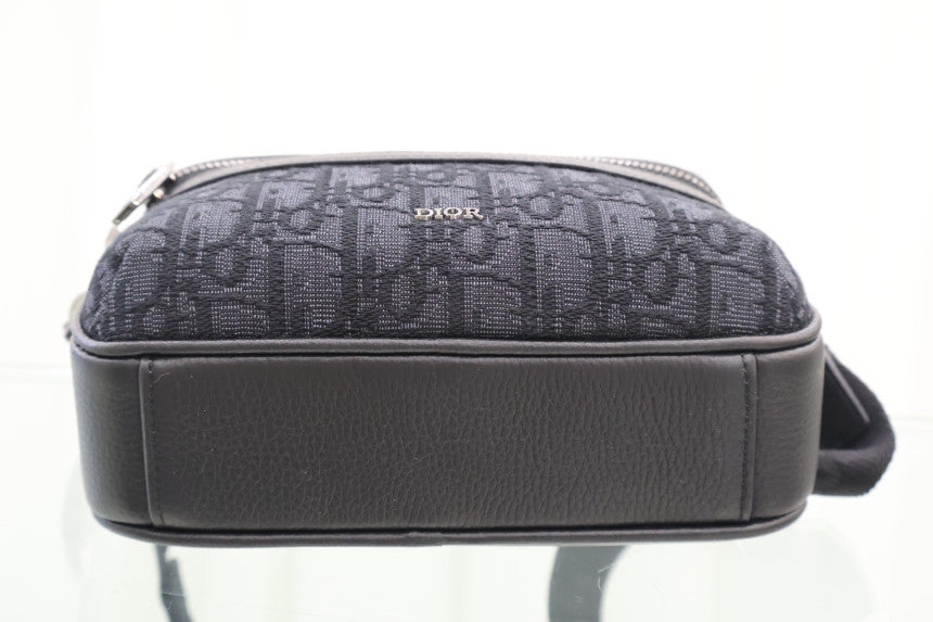 Oblique Mini Zipper Messenger Crossbody Bag