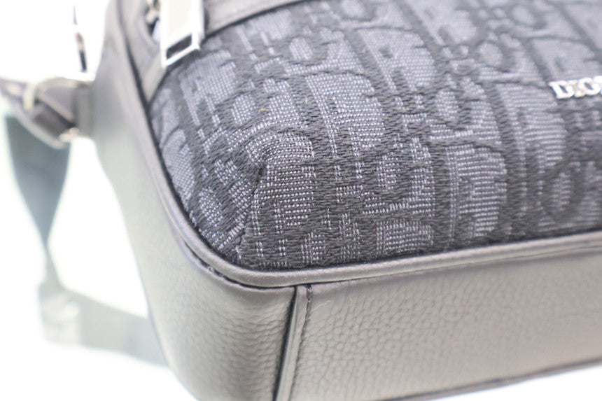 Oblique Mini Zipper Messenger Crossbody Bag