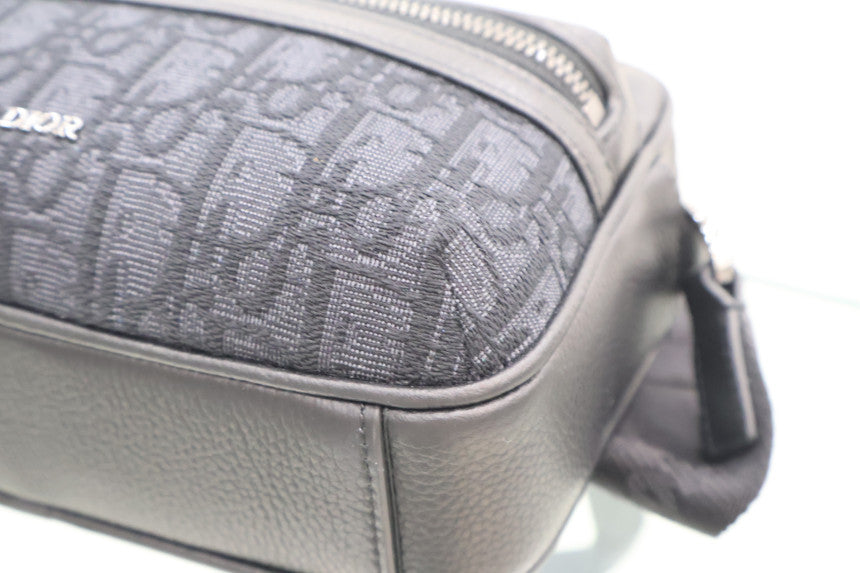 Oblique Mini Zipper Messenger Crossbody Bag