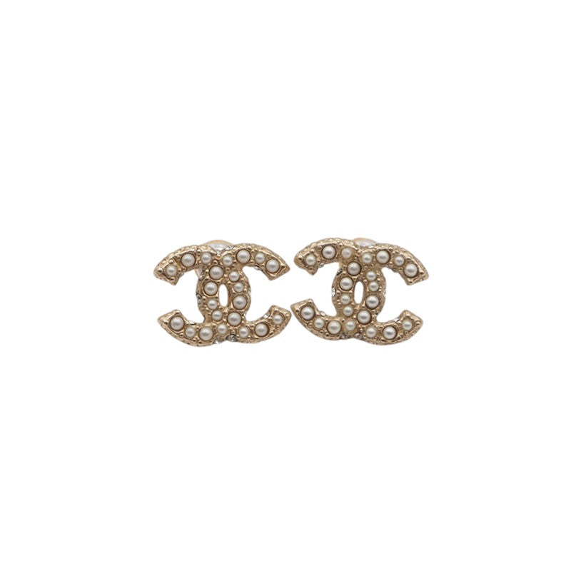 Chanel A64766 CC Logo Pearl Earrings