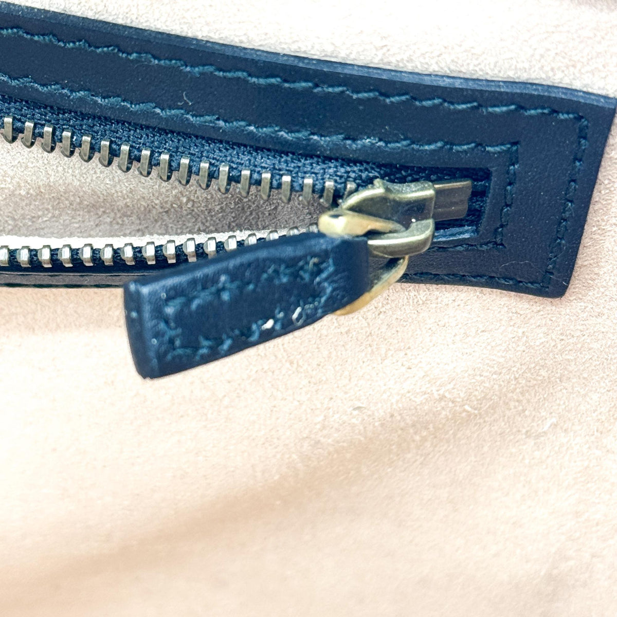 Gucci GG Marmont Matelassé Medium Tote Bag Black