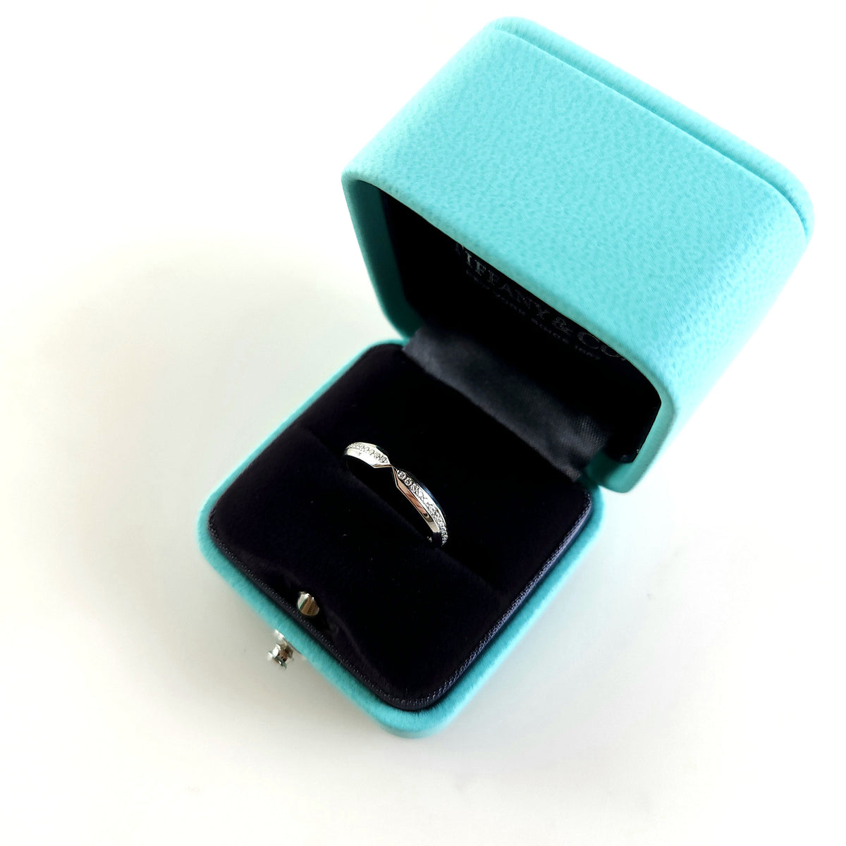 5.5 & Co. Platinum Nesting Narrow Diamond Ring