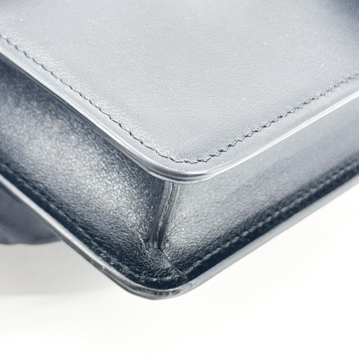 Roger Vivier Brushe Vivier Strass Buckle Leather Clutch Black