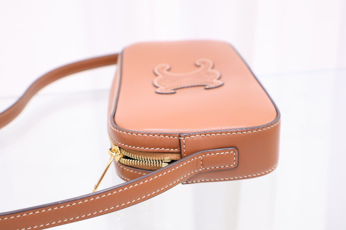 Triomphe Mini Camera Shoulder Bag 10j583dr8.04lu