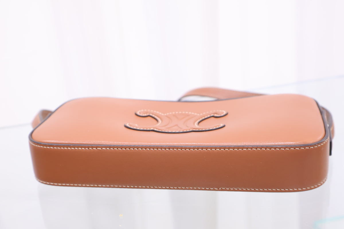 Triomphe Mini Camera Shoulder Bag 10j583dr8.04lu