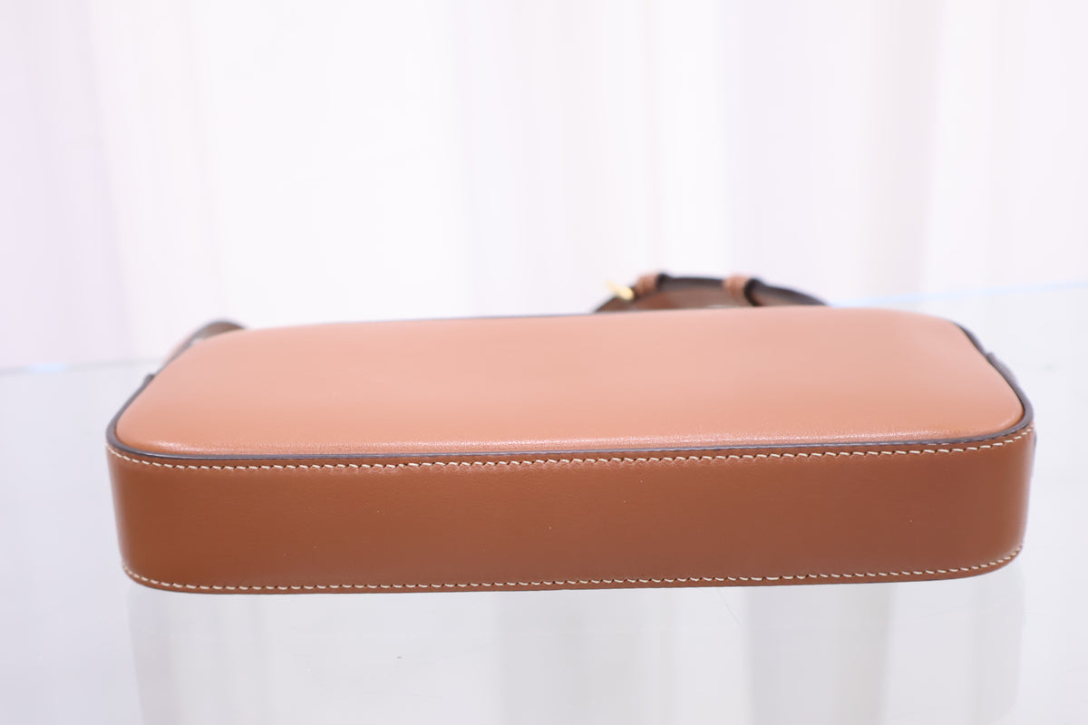 Triomphe Mini Camera Shoulder Bag 10j583dr8.04lu