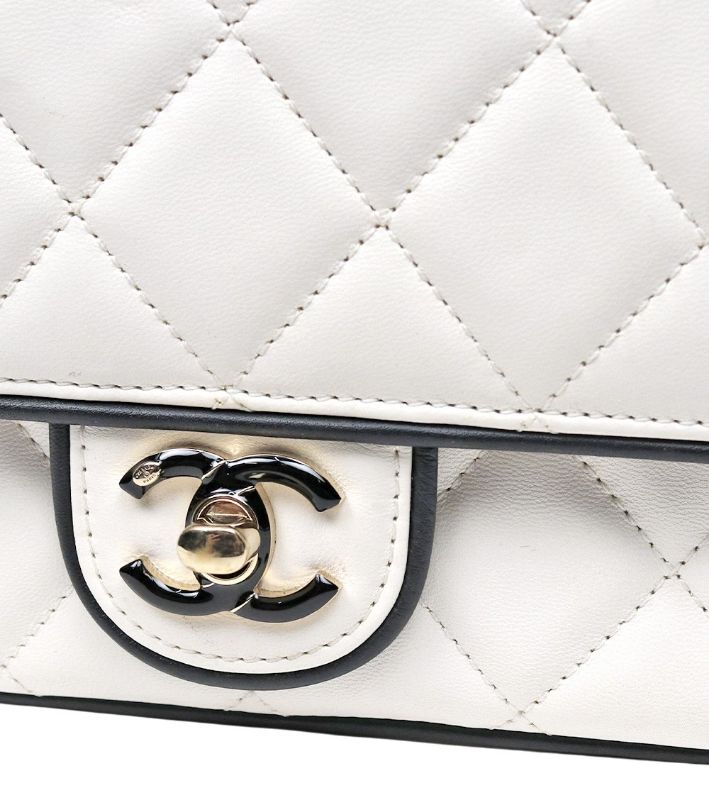 Chanel White Quilted CC Chain Shoulder Bag with Built-in Chip