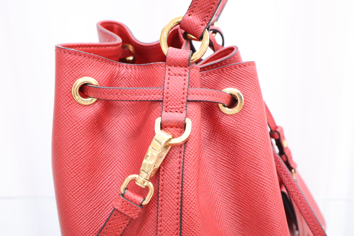 Saffiano Bucket Shoulder Bag 1BE032