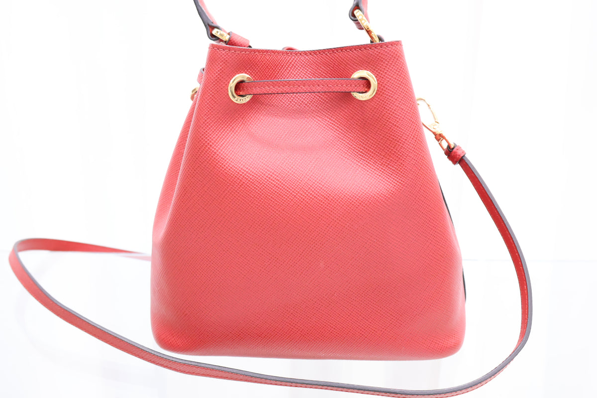 Saffiano Bucket Shoulder Bag 1BE032