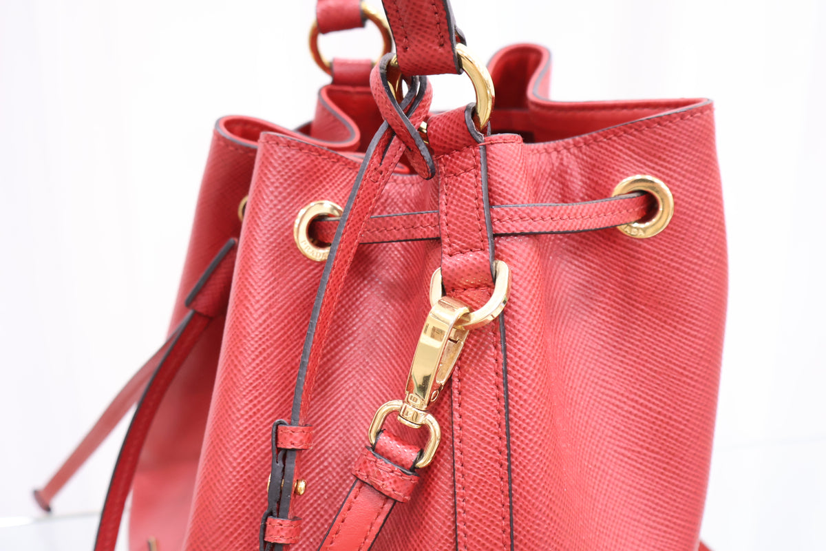 Saffiano Bucket Shoulder Bag 1BE032