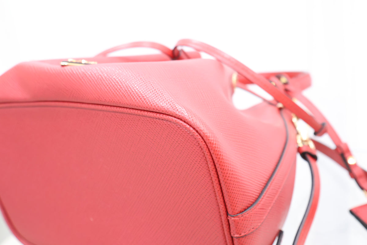 Saffiano Bucket Shoulder Bag 1BE032