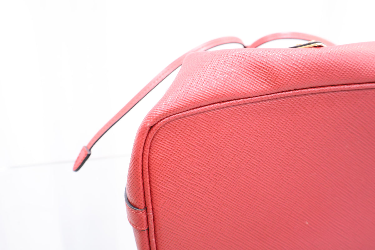 Saffiano Bucket Shoulder Bag 1BE032