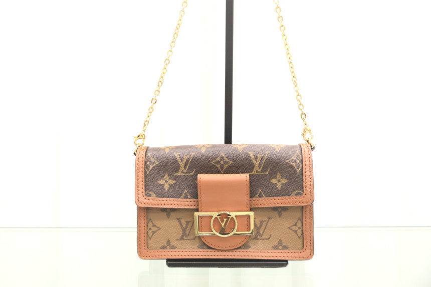 Dauphine Chain Wallet Crossbody Shoulder Bag M68746