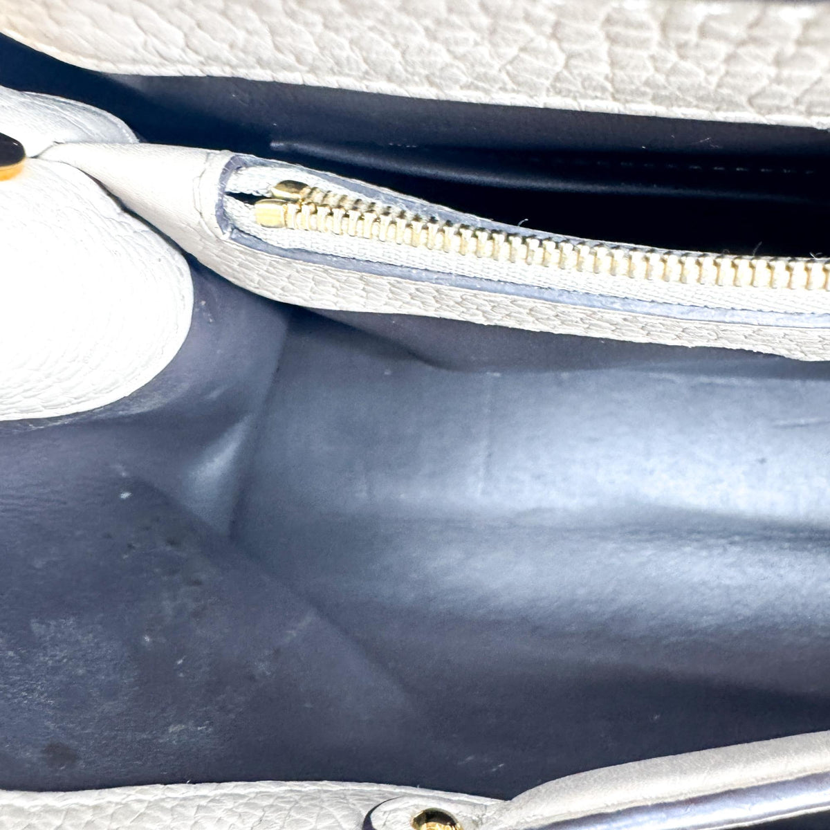 Louis Vuitton Capucines MM Tote Bag