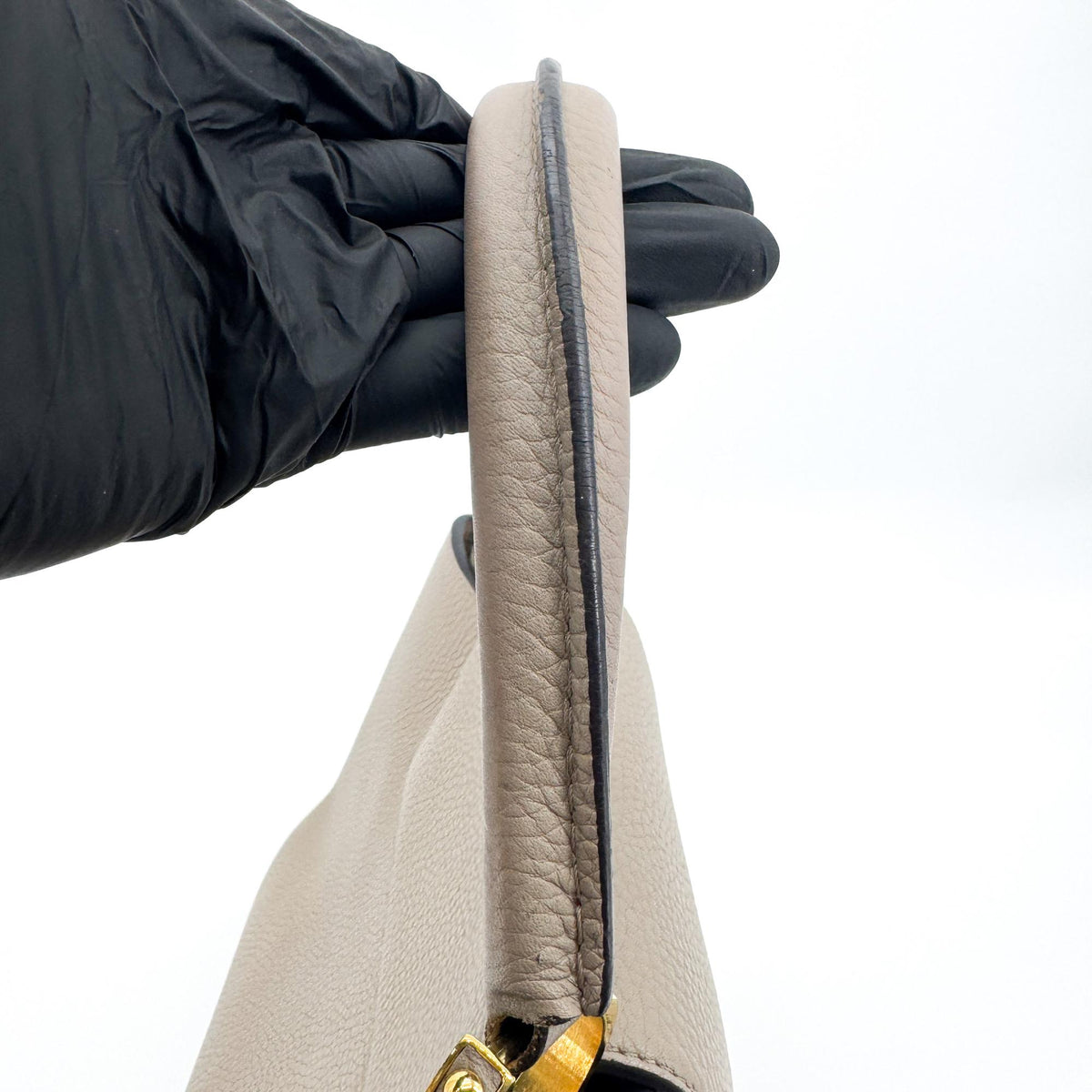 Louis Vuitton Capucines MM Tote Bag