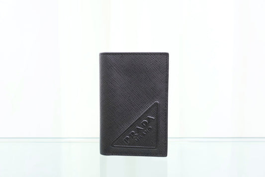 Saffiano Leather Embossed Triangle Logo Card Wallet 2MC101