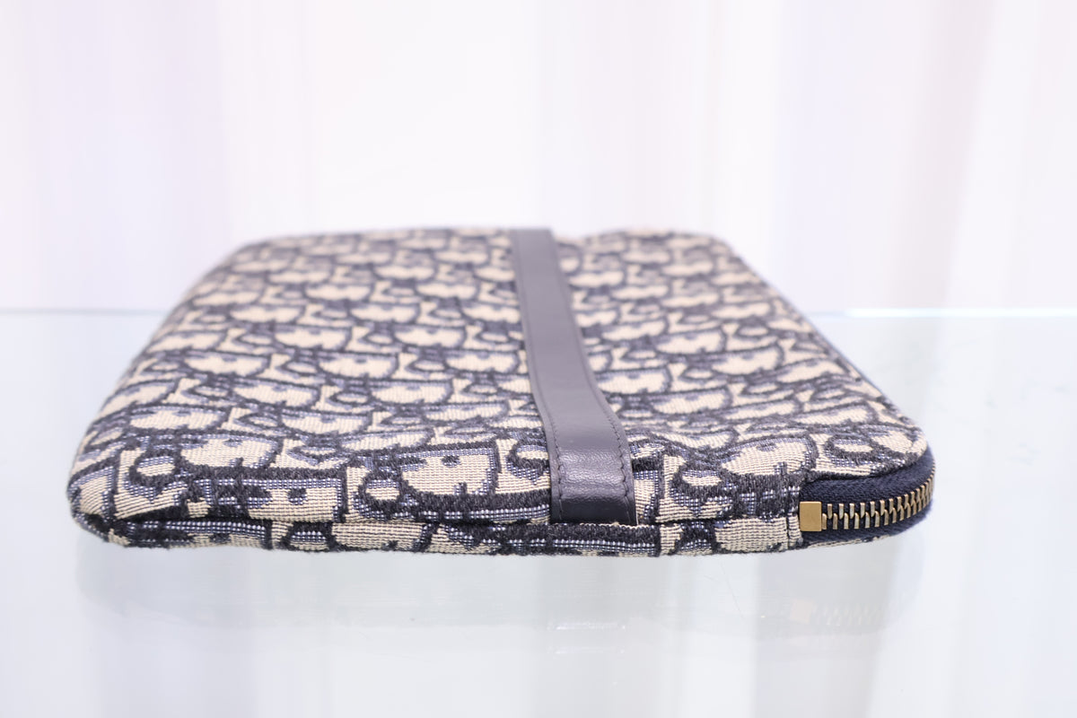 Travel Kit Clutch S5476CTZQ