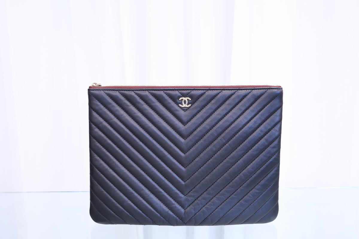 Lambskin New Medium Chevron Clutch A82545