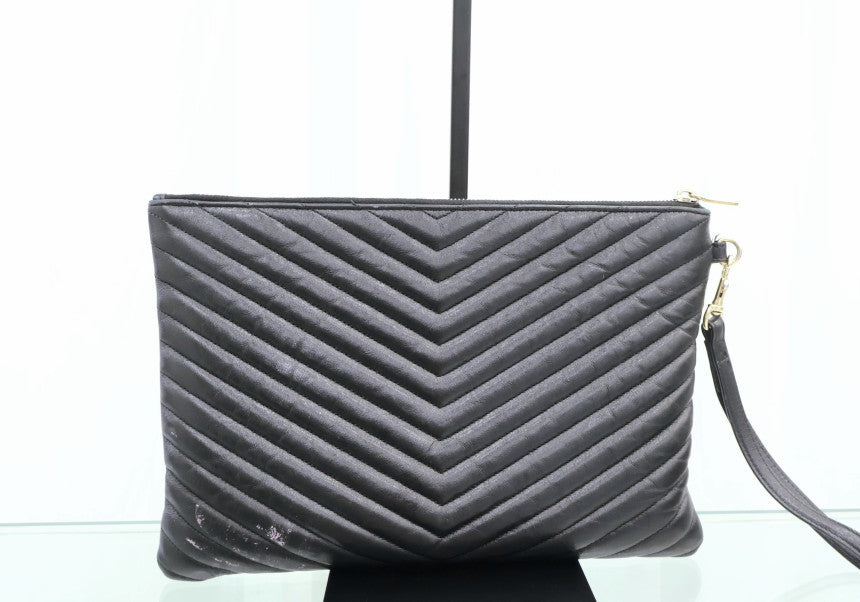 Monogram Matelassé Medium Clutch 559193
