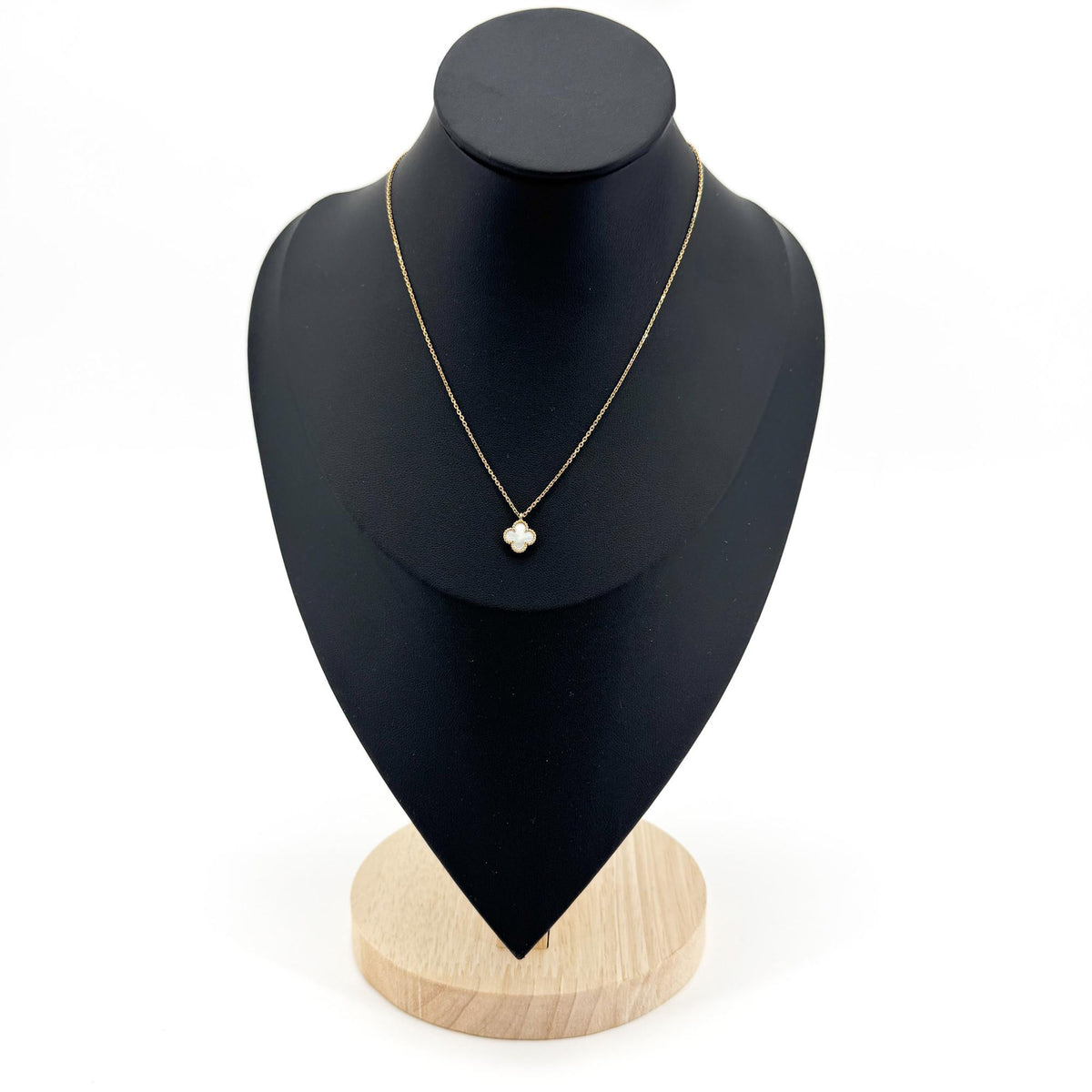 Van Cleef & Arpels Sweet Alhambra Pendant Yellow Gold Mother of Pearl