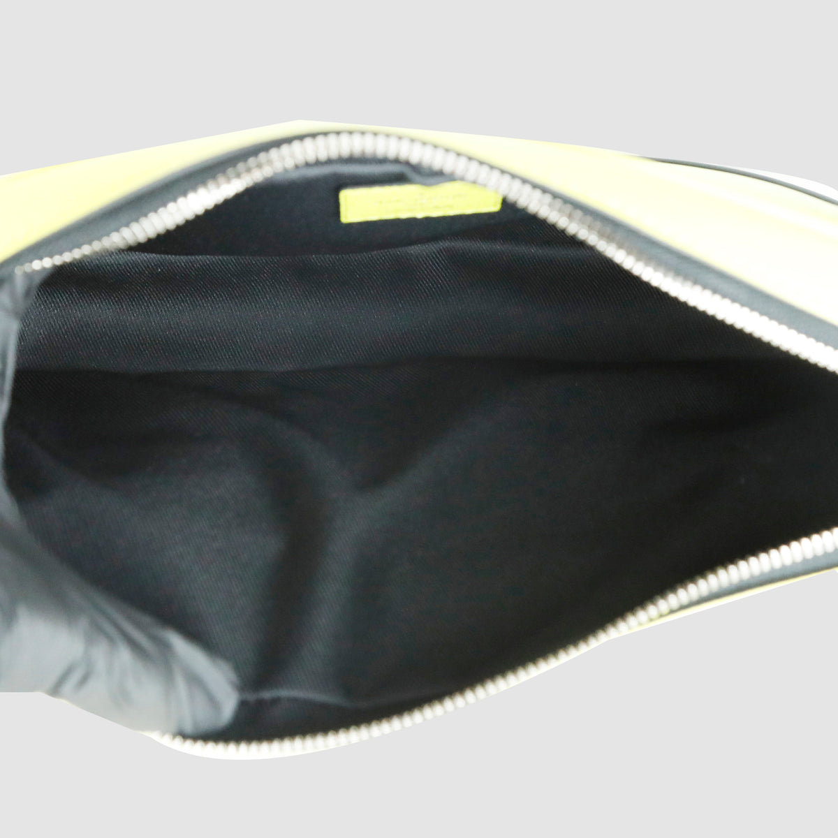 Taiga Monogram Outdoor Messenger Bag Crossbody Bag M30239