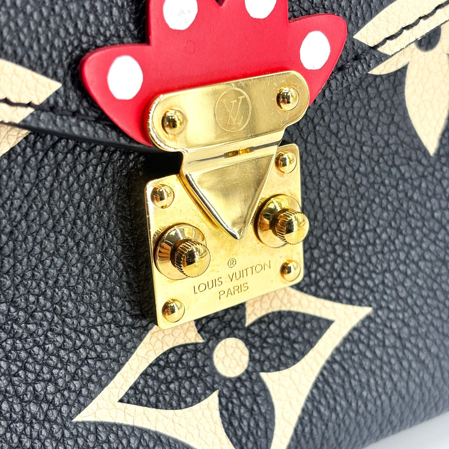 Louis Vuitton Pochette Métis Crafty Monogram Empreinte Black Cream