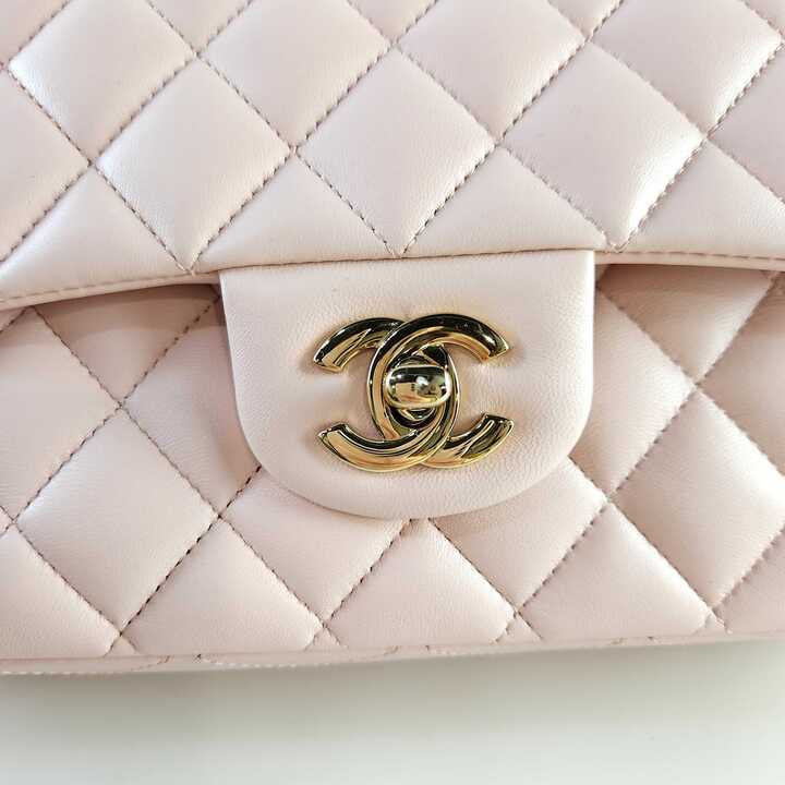 Medium Lambskin Classic Shoulder Bag A01112