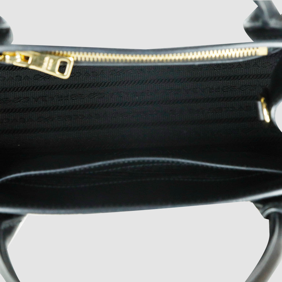 Small Saffiano Monochrome Tote Shoulder Bag 1BA156