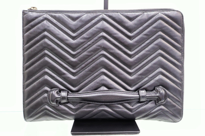 GG Marmont Matelassé 523397 Clutch Black Gold Hardware
